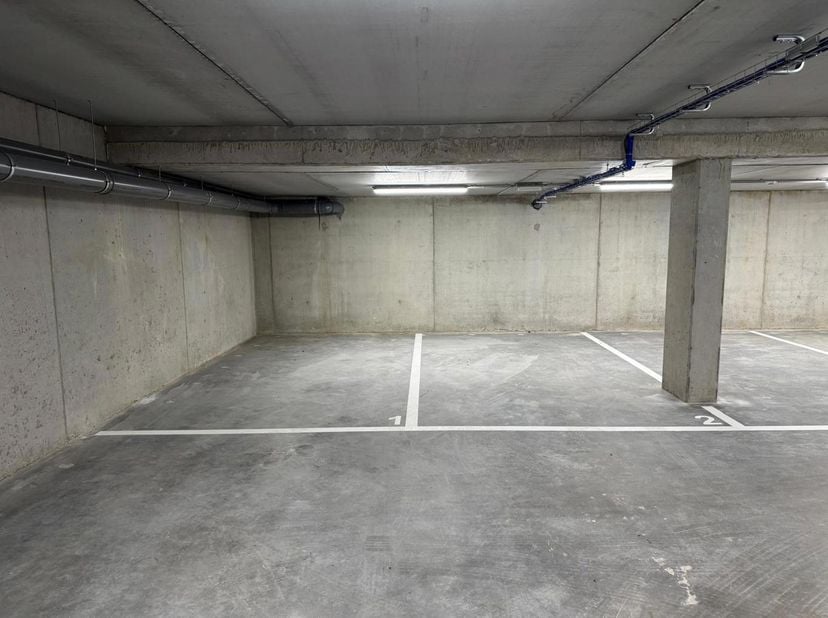 Ben je op zoek naar een veilige en vlot bereikbare parkeerplaats in Leuven? Wij bieden een ondergrondse parkeerplaats te huur aan op een uitstekende l