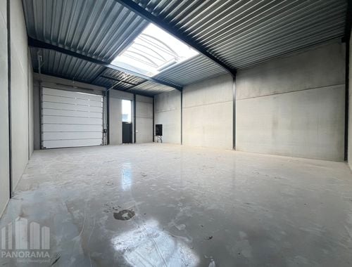                                         Bedrijfsgebouw te huur in Berlare, € 700
