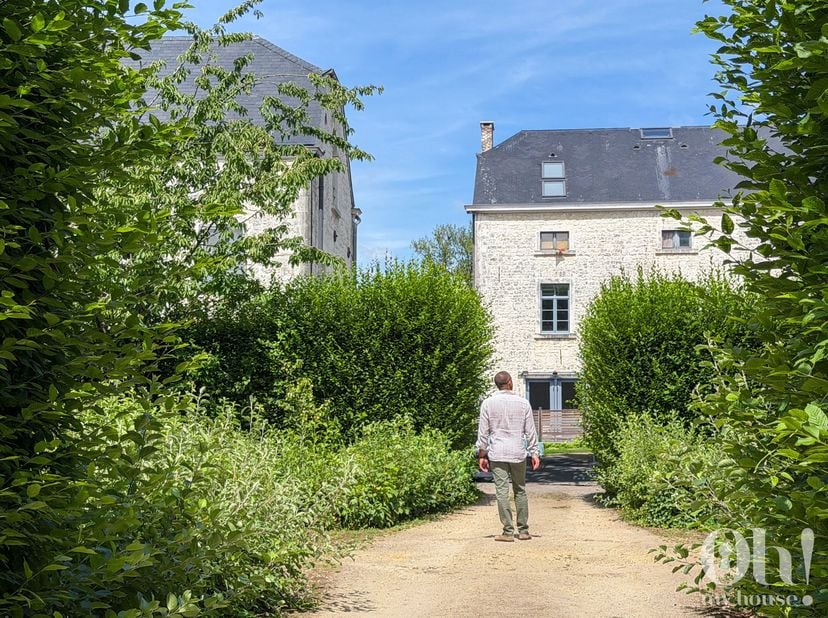 Oh My House vous présente un appartement où lon se sent bien avant même den franchir la porte.<br />
À Bouge, dans une élégante bâtisse entourée dun m