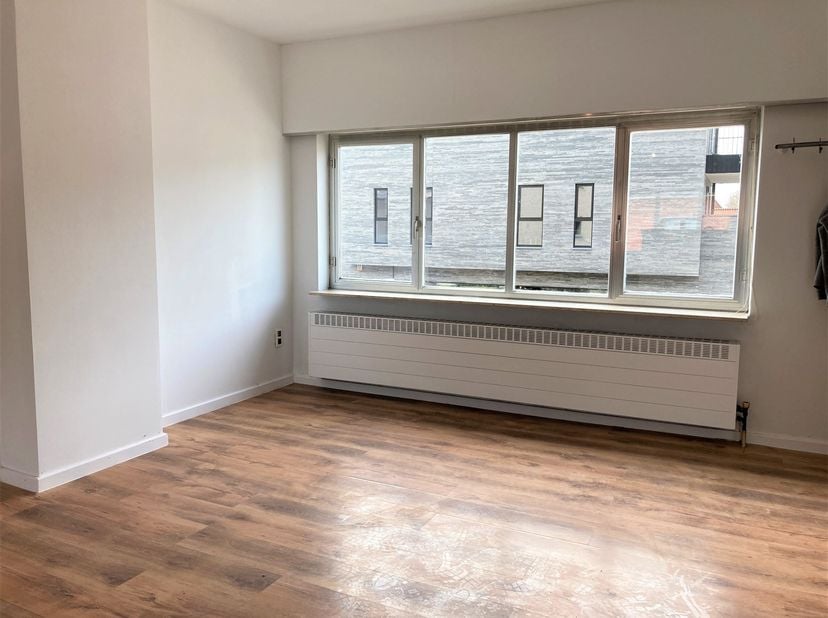 Duplex appartement met 2 slaapkamers en garage<br />
<br />
Ligging:<br />
Dit duplex appartement is centraal gelegen in het centrum van Retie, op