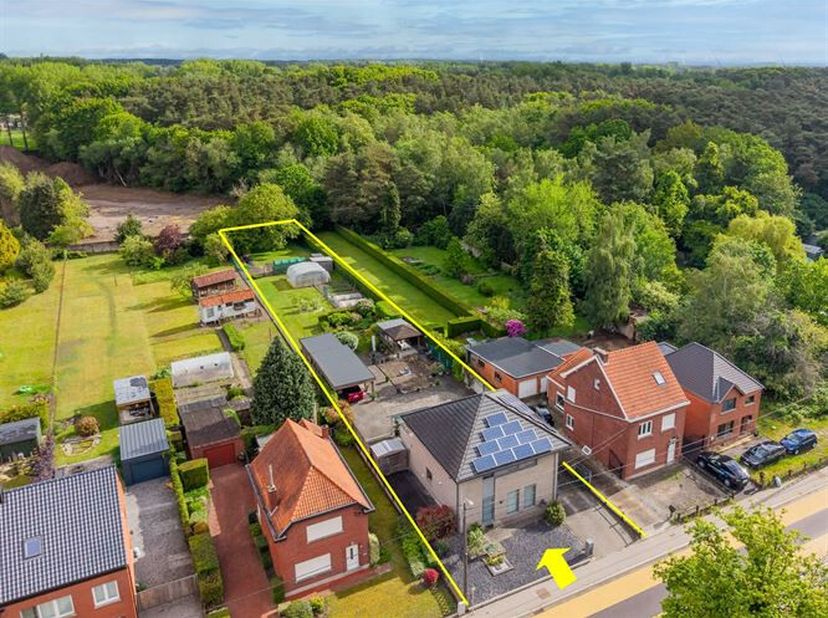 Maison familiale contemporaine avec beau jardin à Langdorp.<br />
Cette maison contemporaine (bj. 2006) est située sur un magnifique terrain d'un peu