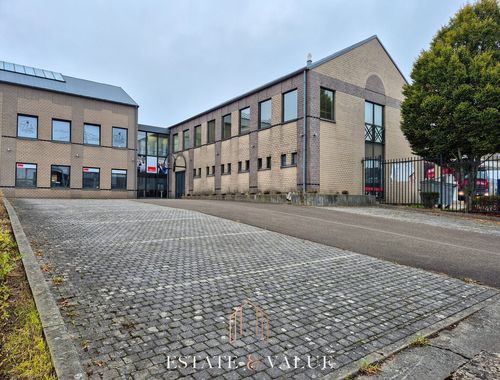                                         Espace de bureaux à louer à Thimister, € 800
