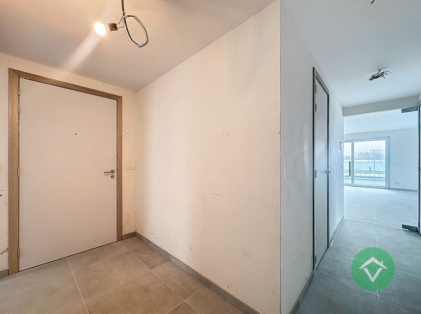 Wonen op een levendige locatie met zicht op alles wat Nieuwpoort te bieden heeft? Dit ruim en modern appartement in residentie Hélène-Charlotte ligt o