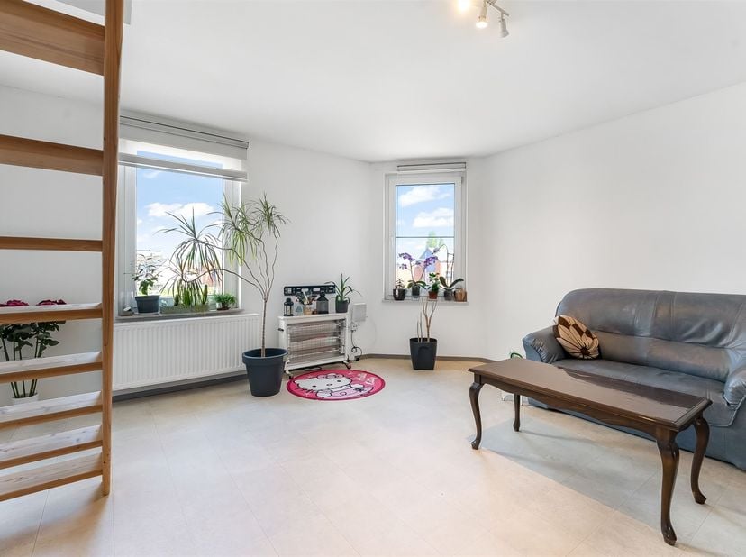 Duplex appartement met 2 slaapkamers te Paal!<br />
<br />
Belangrijkste troeven:<br />
- Centrale en zeer goede locatie<br />
- Ideale investerin