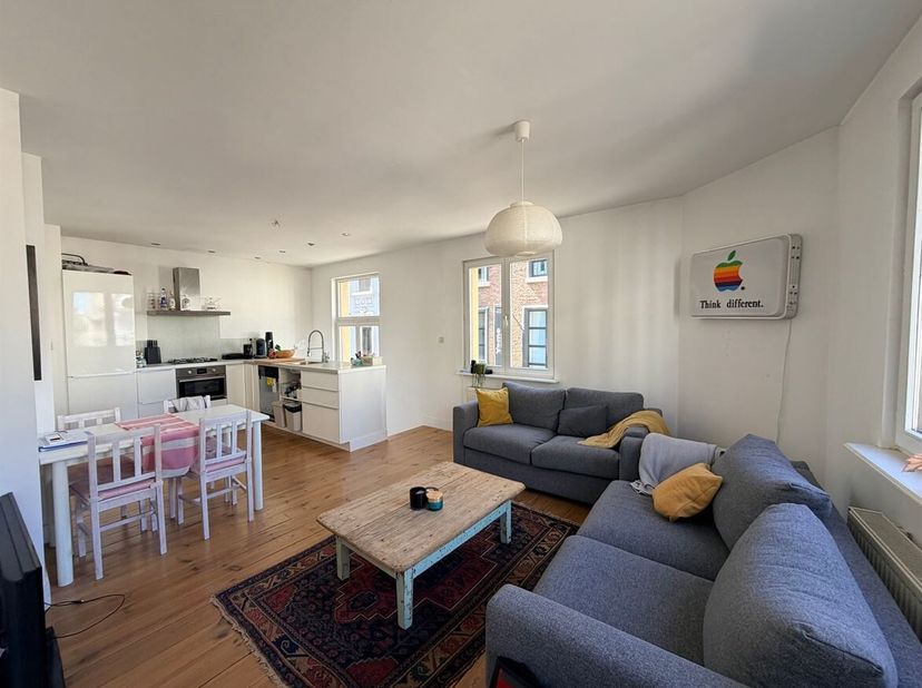 Appartement confortable de 2 chambres en duplex dans un emplacement central !<br />
Situation : Cet appartement en duplex est situé au centre de la vi