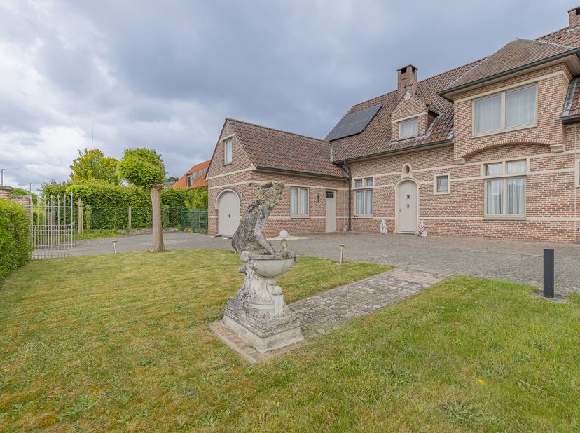 EERSTE BEZOEKDAG ZATERDAG 20/06 VAN 10U TOT 12U (enkel op afspraak!)<br />
HAALTERT - Op zoek naar een woning met ruimte, potentieel en een uitstekend