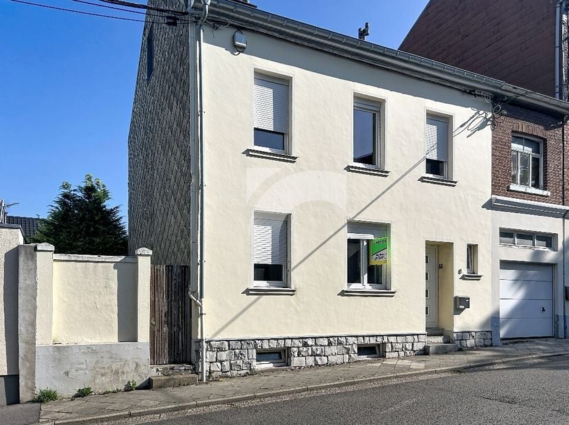 EUPEN Judenstraße, 8: Vous cherchez une maison avec jardin proche de tout ce dont vous avez besoin et accessible à pied, le tout à un budget raisonnab