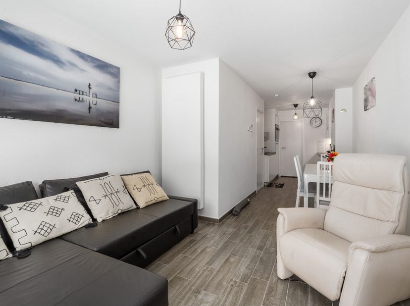 Gelijkvloers 2-slaapkamerappartement te koop in Koksijde-Bad Bent u op zoek naar een instapklaar appartement op een toplocatie aan zee? Dan is dit rec