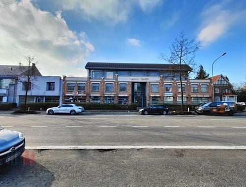                                         Kantoor te koop in Sint-Pieters, € 2.590.000
