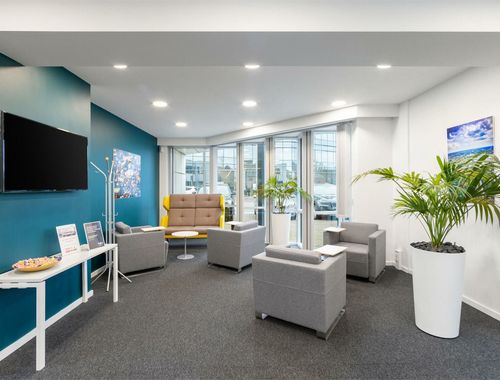                                         Bureaux à louer à Erembodegem, € 65
