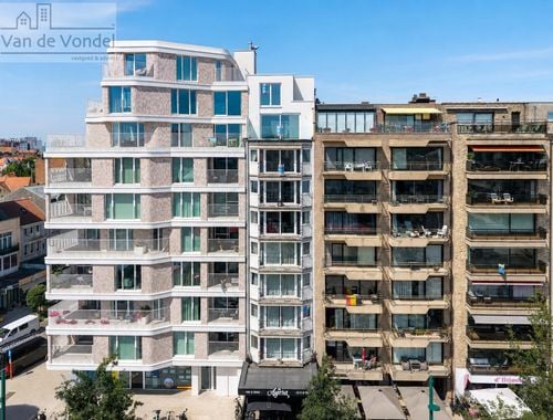                                         Appartementsgebouw te koop in De Panne, € 1.560.000

