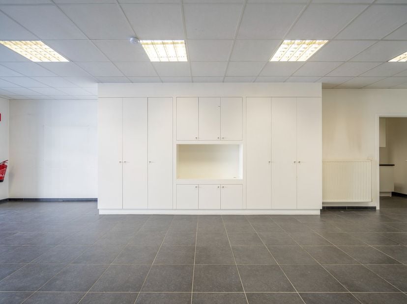 Bien professionnel à vendre
                    à 8800 Roeselare