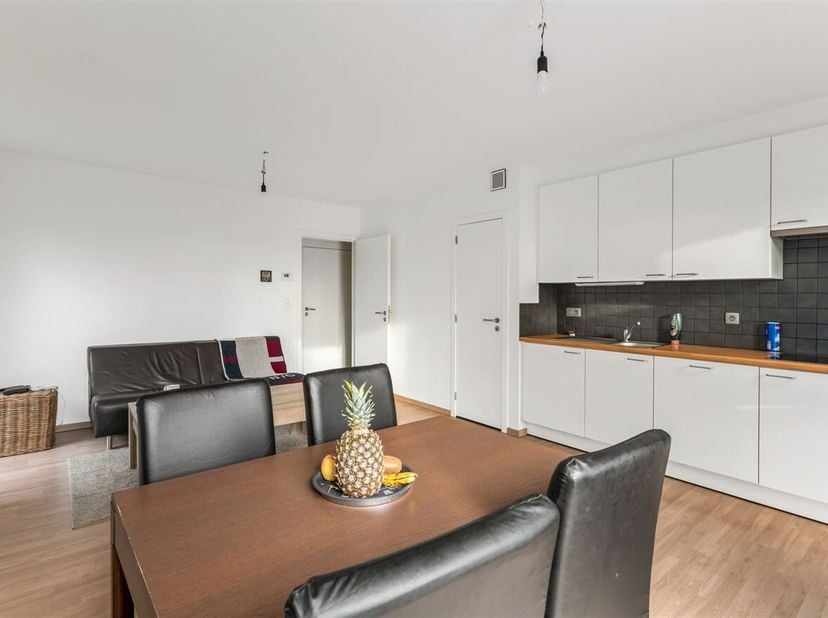 Opbrengsteigendom met 5 appartementen en 6 garages<br />
Op zoek naar een interssante investering? Deze opbrengsteigendom op een toplocatie in Arendon
