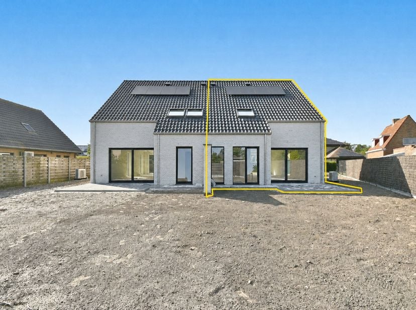 Op rustige doch centrale ligging in Gistel wordt deze nieuwbouwwoning gebouwd. Deze energiezuinige woning werd ontworpen met oog voor ruimte, licht en