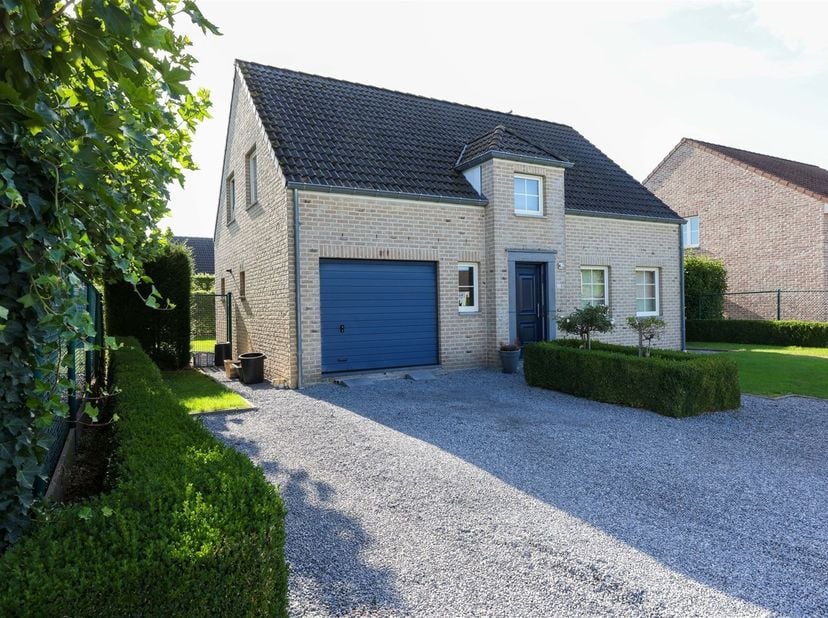 Huis te koop in Brustem-Dorp 180,
                    3800 Sint-Truiden