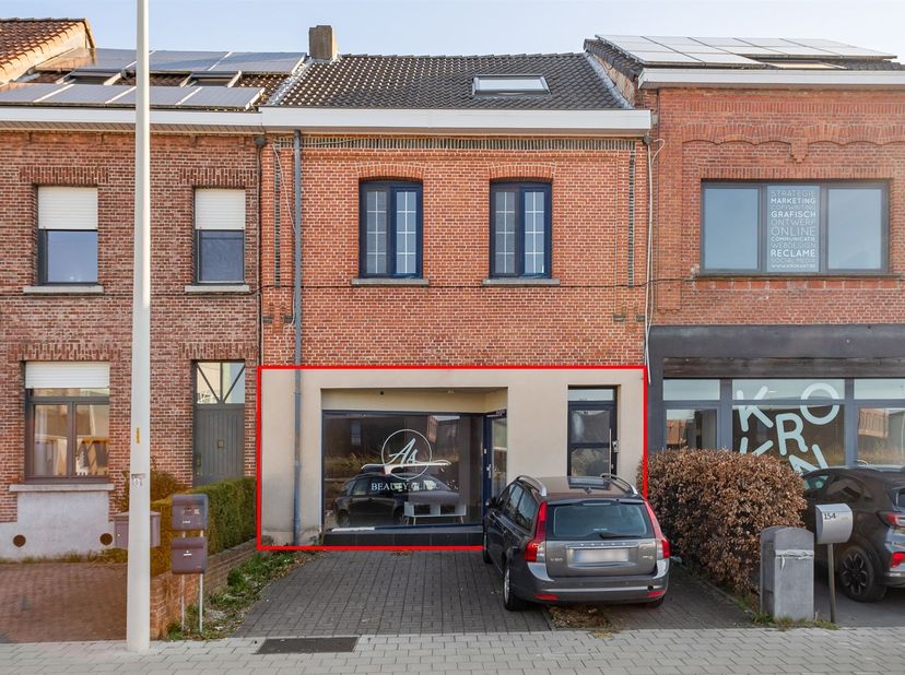 Handelspand van 113 m² met diverse mogelijkheden in Boom <br />
<br />
Beschrijving:<br />
Dit handelspand van 113 m² biedt tal van mogelijkheden v
