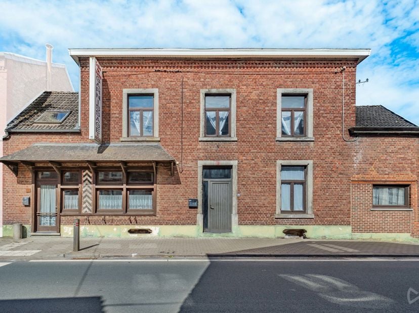 Huis te koop in Rue Royale 138,
                    5621 Morialmé