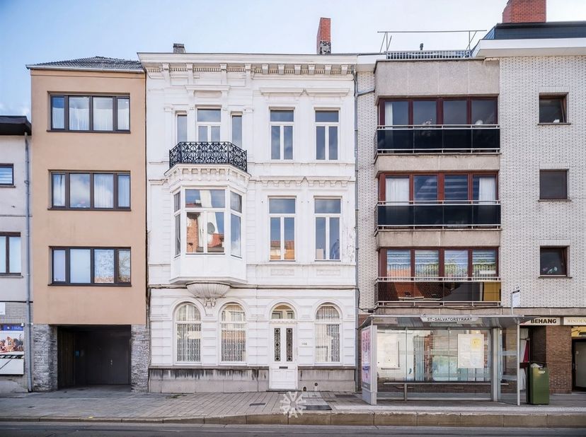 Maison à vendre à Sint-Salvatorstraat 106,
                    9000 Gent