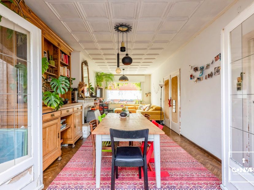 Deze woning is gelegen&amp;nbsp;nabij het Fluweelpark&amp;nbsp;te Gent en ligt op een boogscheut van verschillende buurtwinkels, scholen, het openbaar vervoer