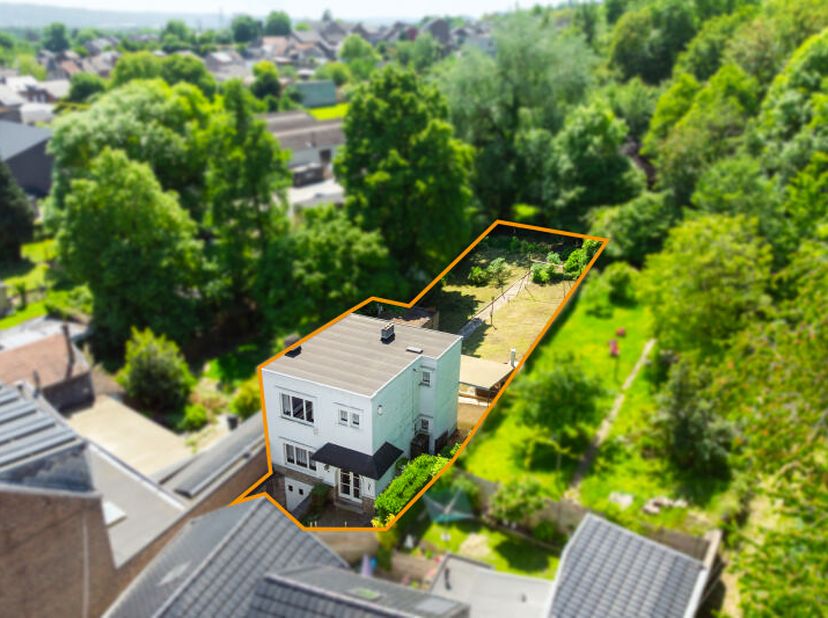 Maison à vendre à Rue Trou du Moulin 33 boîte A,
                    4683 Vivegnis