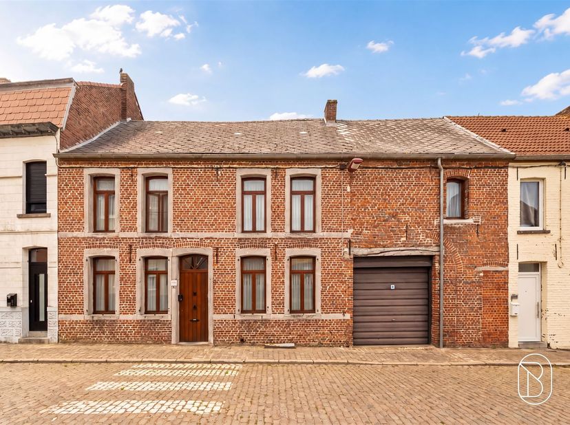 Huis te koop in Place de Ghoy 23,
                    7863 Ghoy
