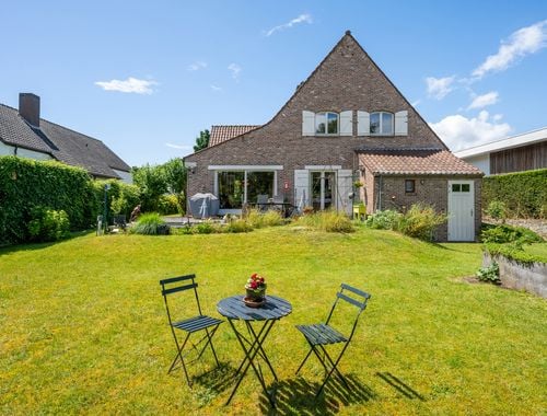                                         Woning te koop in Laarne, € 686.000
