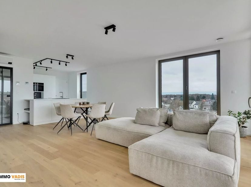 ***verkoop onder registratierechten***<br />
Instapklaar BEN-appartement met 2 slaapkamers, 2 terrassen en autostaanplaats in hartje Beringen: Blijkst