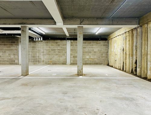                                         Kelder garage te koop in Sint-Agatha-Berchem, € 24.000
