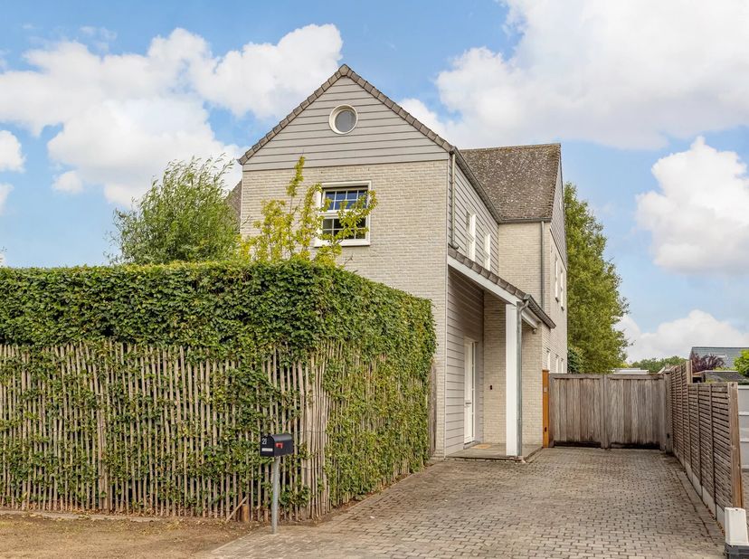 Maison à vendre
                    à 2400 Mol