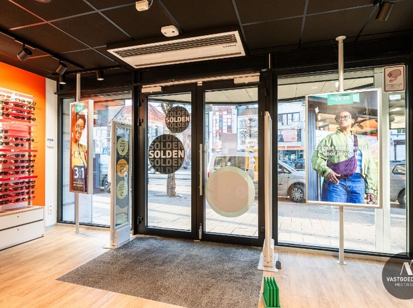 Bien professionnel à vendre
                    à 9900 Eeklo
