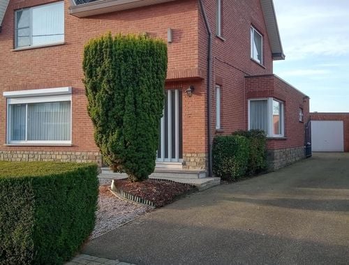                                         Maison à vendre à Kuringen, € 325.000

