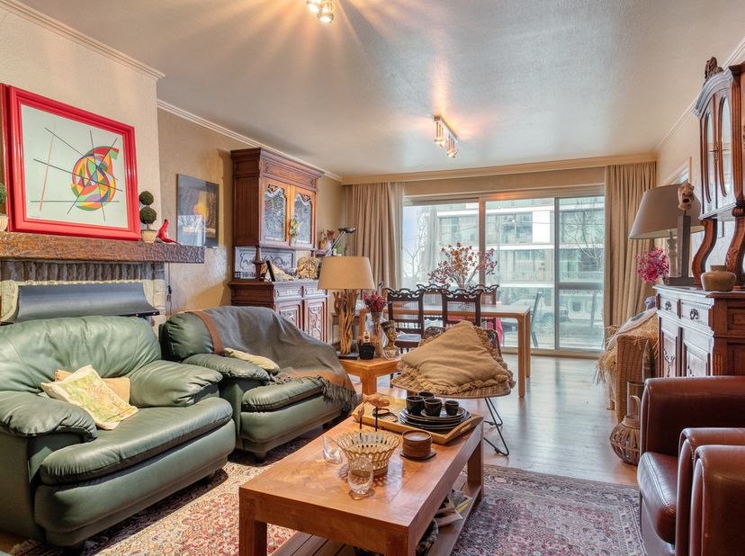 Op zoek naar een centraal gelegen appartement met alle comfort binnen handbereik? Dit instapklare en lichtrijke appartement, gelegen in residentie 'Fl
