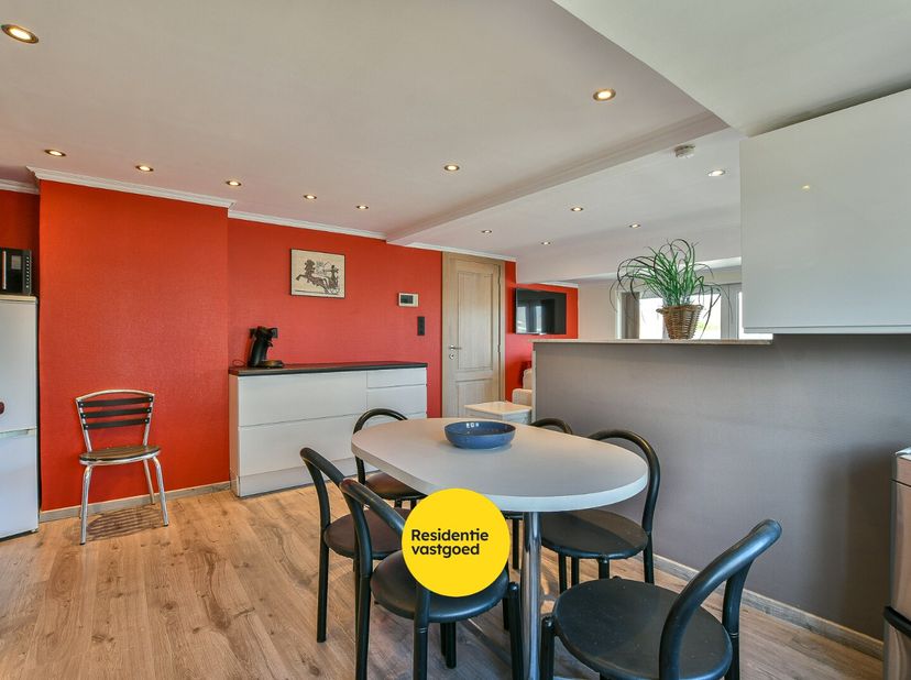 Op een steenworp van de duinen en het centrum van Wenduine bevindt zich deze prachtige halfopen woning, ideaal voor wie op zoek is naar comfort op een