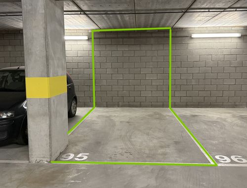                                         Garage en sous-sol à vendre à Auderghem, € 19.000
