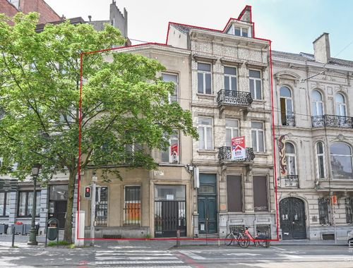                                         Commerce à vendre à Schaerbeek, € 725.000
