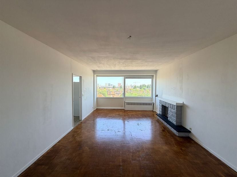 Twee-slaapkamerappartement met terras en autostaanplaats te huur!<br />
Ligging: Het appartement ligt op wandelafstand van het Sint-Annastrand en het