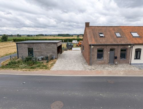                                         Maison à vendre à Zandvoorde, € 275.000
