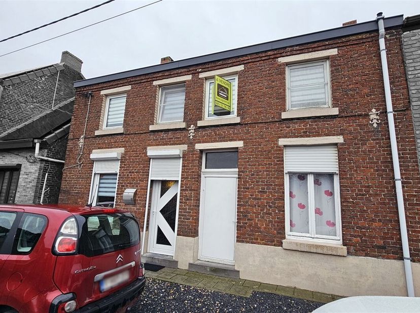 SOUS OPTION - PLUS DE VISITE - Prix: Offre à partir de 80.000 euros, frais d'agence non inclus et à charge de l'acquéreur.<br />
Double maison à rénov