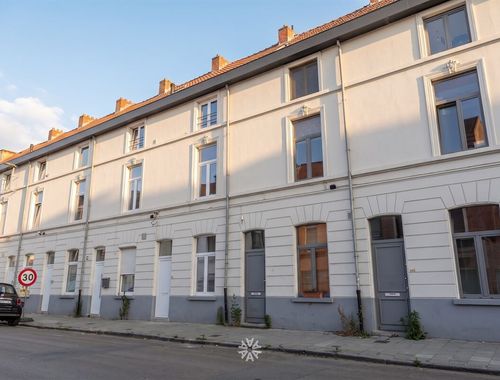                                         Maison deux facades à louer à Gent, € 1.200
