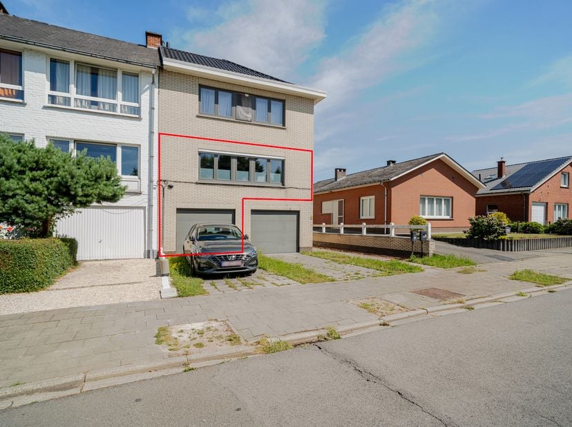 À VENDRE – Appartement lumineux de 2 chambres avec garage et jardin privatif dans une petite copropriété<br />