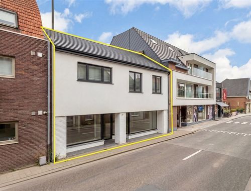                                         Usage mixte à vendre à Sint-Lievens-Houtem, € 199.000
