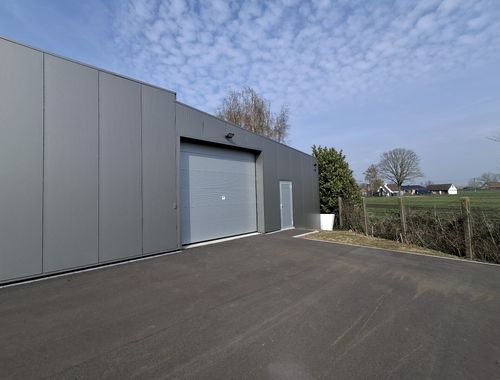                                         Entrepôt à louer à Wontergem, € 850
