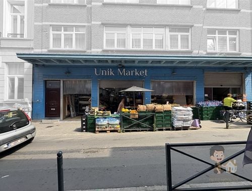                                         Bâtiment commercial à vendre à Schaerbeek, € 199.900
