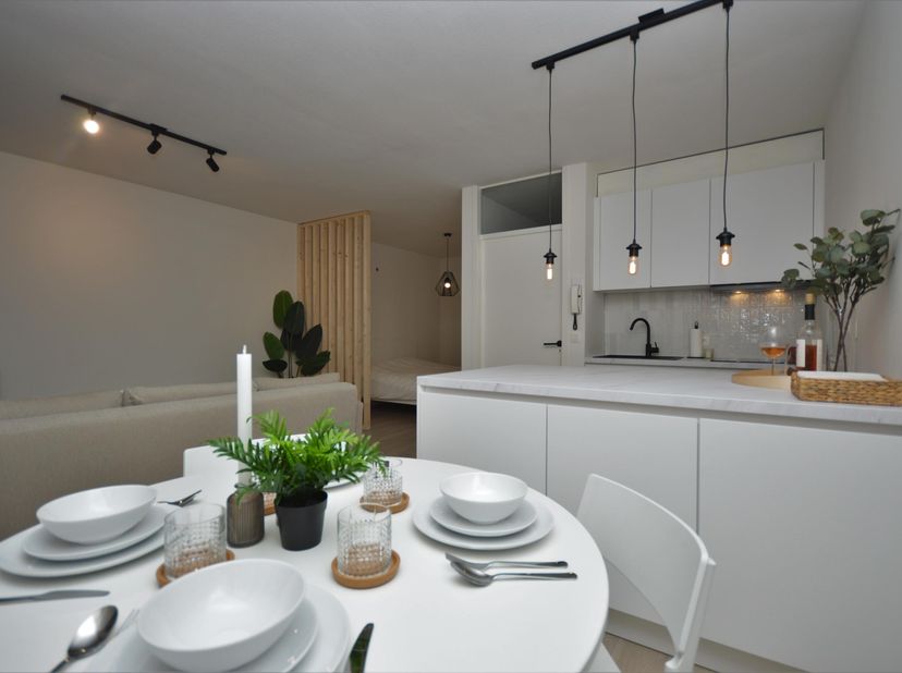 À la recherche d’un pied-à-terre idéal au bord de la mer ou d’un investissement intéressant ? Cet appartement entièrement rénové est situé dans une ru