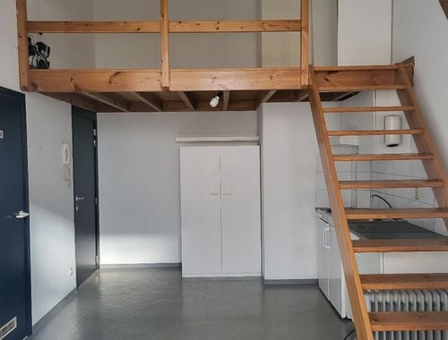                                         Studio avec coin lit à louer à Antwerpen, € 595

