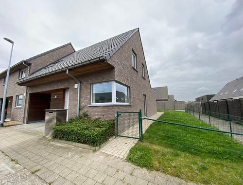                                         Maison à louer à Harelbeke, € 980
