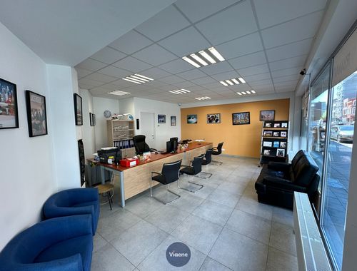                                         Rez-de-chaussée commercial à vendre à Oostende, € 165.000
