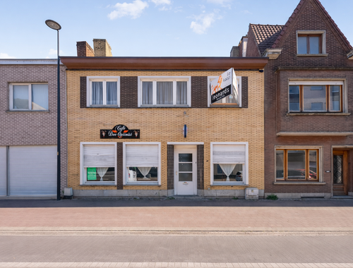                                         Usage mixte à vendre à Harelbeke, € 180.000
