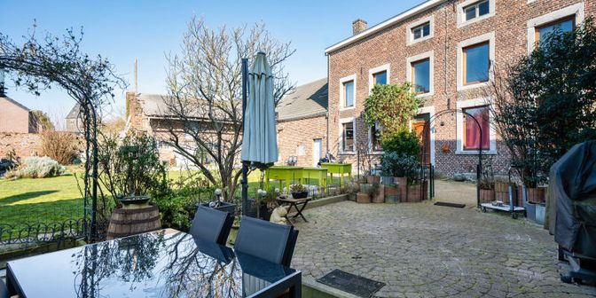 Huis te koop in Rue Paradis, 6 bus et 6+, 4600 Lixhe