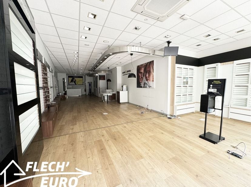 Flech'euro vous propose une belle surface commercilé idéalement située dans l'hyper centre de VERVIERS, cette dernière se compose d'une grande surface